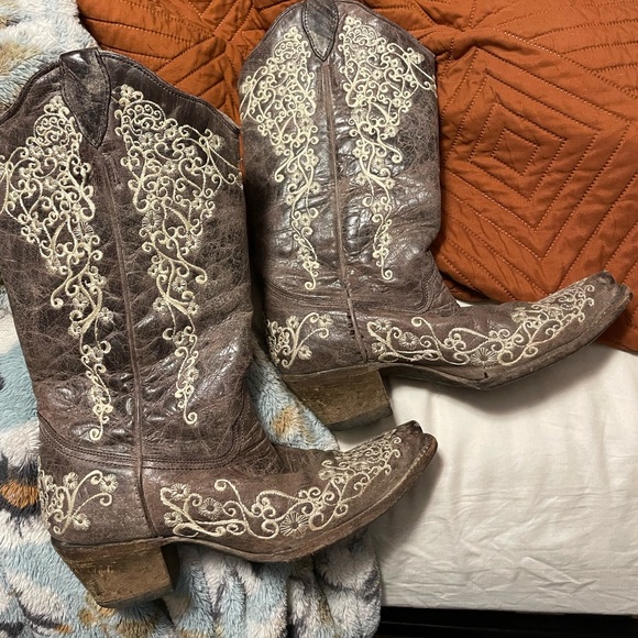 Corral Shoes - Corral Embroidered Cowgirl Boots